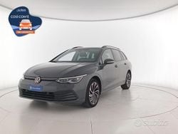 Dolphin grey metallizzato Usata 2022 VW Golf VIII Life Station wagon | 20.900 € (Molto cara)
