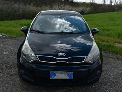 Nero Usata 2013 Kia Rio EX Tre volumi | 6000 € (Buon prezzo)