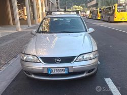 Grigio Usata 2000 Opel Vectra Tre volumi | 500 €