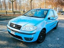 Blu Usata 2005 Fiat Punto Dynamic Tre volumi | 1600 € (Buon prezzo)