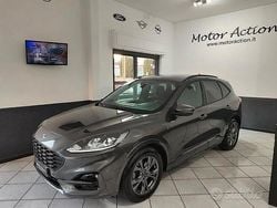 Grigio Usata 2024 Ford Kuga ST-Line SUV | 23.800 € (Buon prezzo)