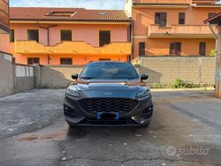 Grigio Usata 2022 Ford Kuga ST-Line SUV | 21.500 € (Buon prezzo)