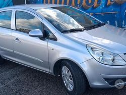 Grigio Usata 2007 Opel Corsa Tre volumi | 2800 € (Buon prezzo)