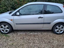 Usata 2006 Ford Fiesta Due volumi | 2000 € (Buon prezzo)