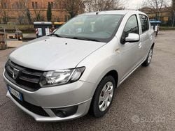 Grigio Usata 2013 Dacia Sandero Tre volumi | 2750 € (Ottimo prezzo)