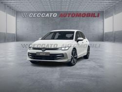 Bianco Nuova 2025 VW Golf VIII Life Tre volumi | 32.900 € (Ottimo prezzo)