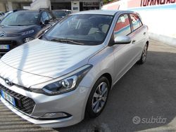 Argento Usata 2017 Hyundai i20 Comfort Tre volumi | 7500 € (Buon prezzo)