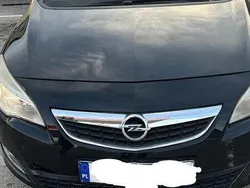 Usata 2010 Opel Astra Enjoy Tre volumi | 4000 € (Buon prezzo)