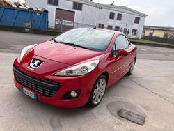Rosso Usata 2011 Peugeot 207 CC Cabrio | 3800 € (Buon prezzo)