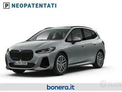 Skyscraper grey metallic Nuova 2025 BMW 225 Active Tourer M Sport Monovolume | 46.200 € (Buon prezzo)
