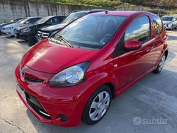 Rosso Usata 2013 Toyota Aygo Connect Style Due volumi | 4000 € (Ottimo prezzo)