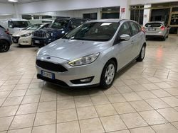 Grigio Usata 2014 Ford Focus Tre volumi | 8600 € (Buon prezzo)