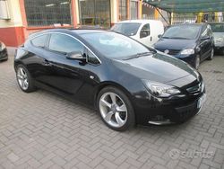 Nero Usata 2011 Opel Astra GTC Cosmo Tre volumi | 6300 € (Buon prezzo)