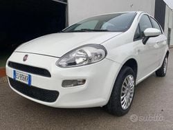 Bianco Usata 2013 Fiat Punto Lounge Tre volumi | 6900 € (Buon prezzo)