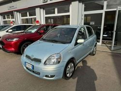 Blu/azzurro Usata 2005 Toyota Yaris Due volumi | 4200 € (Molto cara)