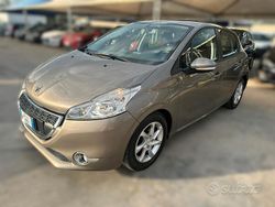 Grigio Usata 2012 Peugeot 208 Business-Line Due volumi | 6000 € (Buon prezzo)