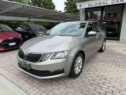 Grigio(met.) Usata 2018 Skoda Octavia Active Station wagon | 10.800 € (Buon prezzo)