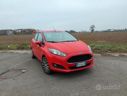 Rosso Usata 2017 Ford Fiesta Due volumi | 7900 € (Buon prezzo)