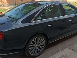 Blu/azzurro Usata 2016 Audi A8 Tre volumi | 26.000 €