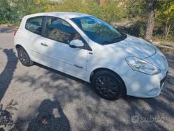Bianco Usata 2012 Renault Clio Coupé | 3500 € (Buon prezzo)