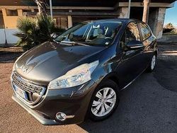 Usata 2014 Peugeot 208 Allure Due volumi | 5100 € (Ottimo prezzo)
