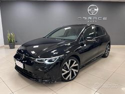 Nero Usata 2024 VW Golf VIII R-line Tre volumi | 31.900 € (Molto cara)