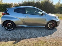 Grigio Usata 2024 Toyota Yaris Tre volumi | 49.900 €