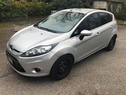 Grigio Usata 2008 Ford Fiesta Tre volumi | 3500 € (Buon prezzo)