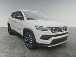 Bianco Nuova 2025 Jeep Compass Altitude SUV | 32.790 €