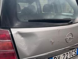 Grigio Usata 2006 Opel Zafira Tre volumi | 500 € (Buon prezzo)