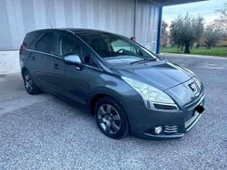 Grigio scuro Usata 2013 Peugeot 5008 Allure Monovolume | 3900 € (Ottimo prezzo)