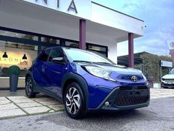 Juniper blue/night sky black Nuova 2025 Toyota Aygo X Team SUV | 15.490 € (Buon prezzo)