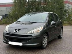 Usata 2006 Peugeot 207 Tre volumi | 2075 € (Buon prezzo)
