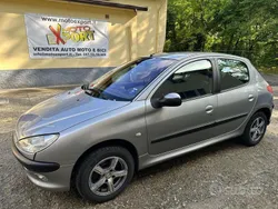 Argento Usata 2004 Peugeot 206 Roland Garros Tre volumi | 1990 € (Buon prezzo)
