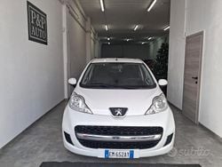 Bianco Usata 2012 Peugeot 107 Active Due volumi | 5200 € (Buon prezzo)