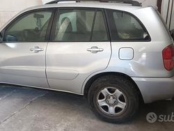Usata 2002 Toyota RAV4 Station wagon | 4500 € (Buon prezzo)