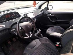 Blu/azzurro Usata 2014 Peugeot 208 Allure Due volumi | 4800 € (Buon prezzo)