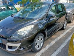 Nero Usata 2010 Renault Scénic III Monovolume | 2550 € (Buon prezzo)