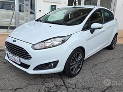 Bianco Usata 2015 Ford Fiesta Titanium Tre volumi | 6800 € (Buon prezzo)