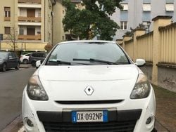 Bianco Usata 2009 Renault Clio II Due volumi | 4500 € (Molto cara)
