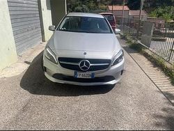 Grigio Usata 2018 Mercedes A200 Due volumi | 18.500 € (Super prezzo)