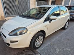 Bianco Usata 2012 Fiat Grande Punto Easy Due volumi | 2900 € (Buon prezzo)