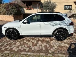 Bianco Usata 2014 Porsche Cayenne Platinum Edition SUV | 26.500 € (Buon prezzo)