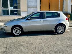 Grigio Usata 2006 Alfa Romeo 147 Distinctive Due volumi | 3000 € (Buon prezzo)