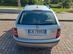 Usata 2002 Skoda Fabia Tre volumi | 1000 € (Cara)