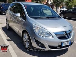 Argento Usata 2013 Opel Meriva Monovolume | 5999 € (Buon prezzo)