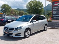 Grigio Usata 2017 Mercedes B180 Monovolume | 12.500 € (Buon prezzo)