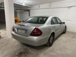 Usata 2003 Mercedes E220 Tre volumi | 3500 € (Buon prezzo)