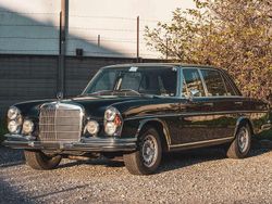 Nero Usata 1977 Mercedes 300 Tre volumi | 57.000 €