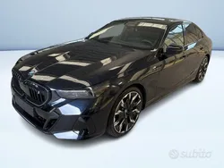 Nero Nuova 2024 BMW i5 Comfort Edition Tre volumi | 83.780 € (Buon prezzo)